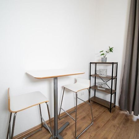 White 60 Qm Apartment - Zentral - Balkon - Messe 杜塞尔多夫 外观 照片